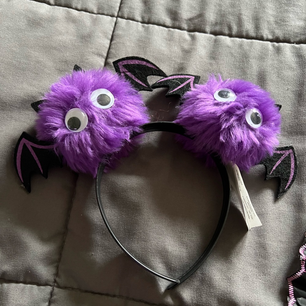 Misc items I found in my drawer - Picture 6 of 7